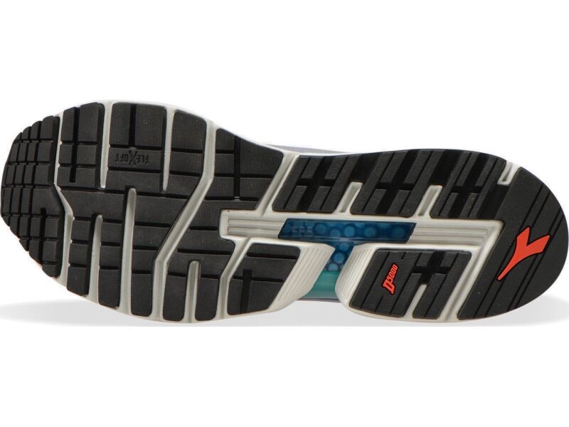 diadora mythos blushield elite 2