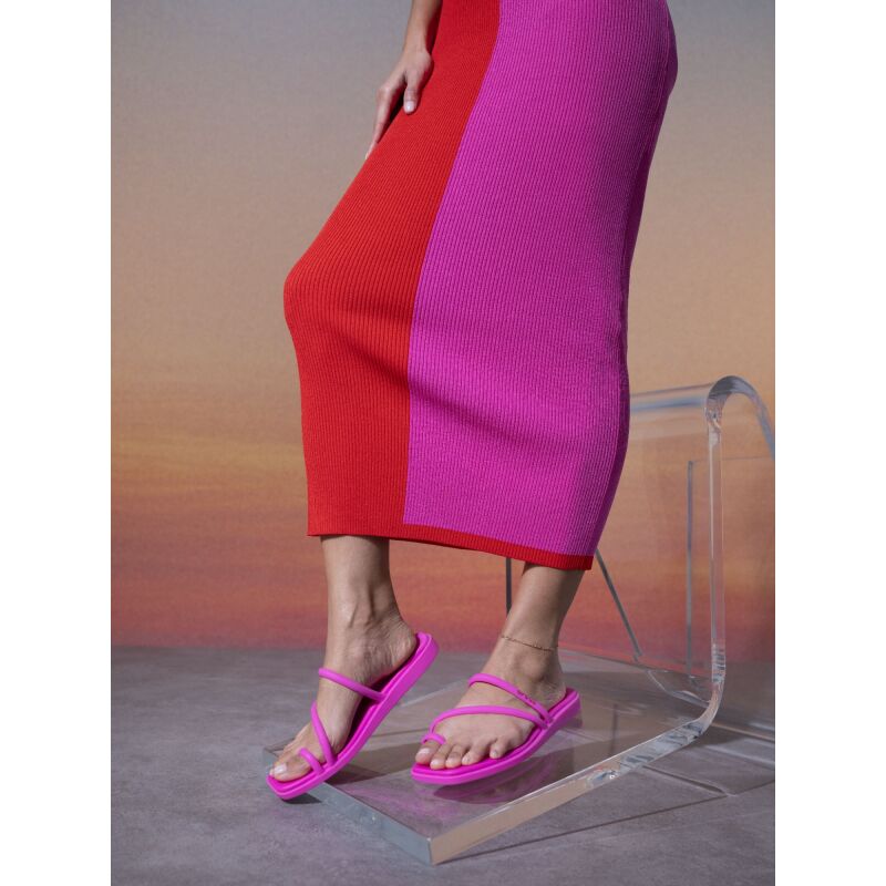 Crocs™ Miami Toe Loop Sandal Pink Crush