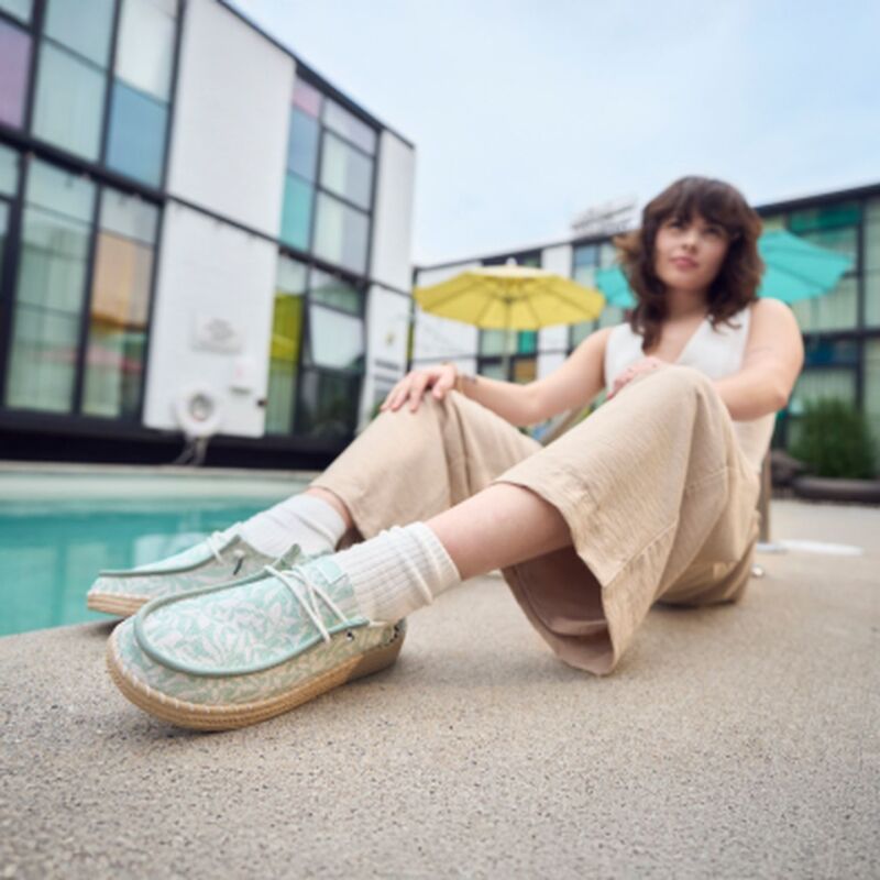 HEYDUDE Wendy Espadrille Retro Palm  43179 Celadon Green/White