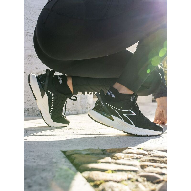 DIADORA Mythos Blushield Volo 3 W Black/Whisper White