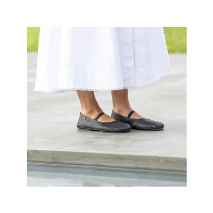 El Naturalista Essence N5820R Nappa Perforada Black